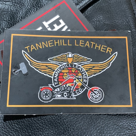 Conceal Carry Leather Vest - Picture 10 of 11